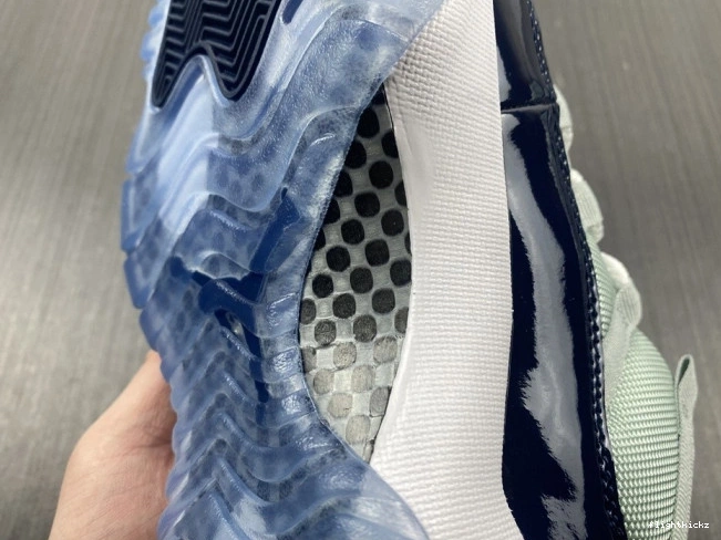 Air Retro Jordan 11 528895-007 Low Georgetown 1120